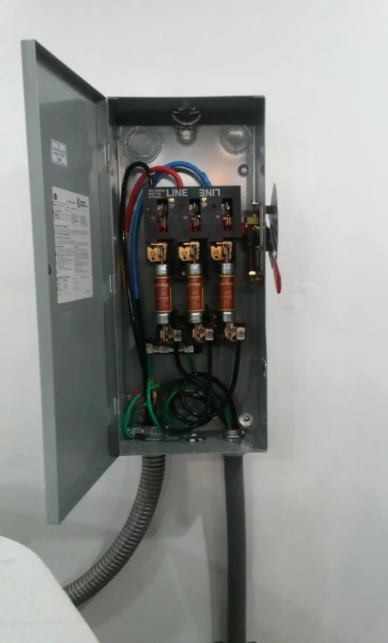 Three-phase disconnect switch installed for Smoke Detector Installation in Ashdown